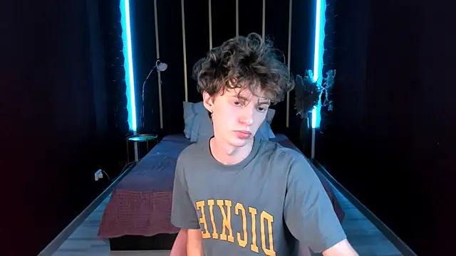 Snapshot of LukeSweet chatting on 07-08-26, 04:18 LukeSweet online show from 07-08-26, 04:18