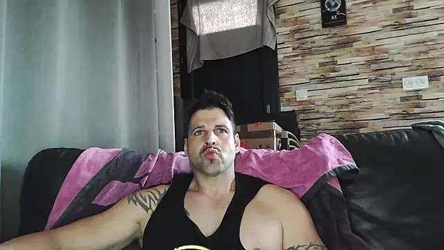 XxBigboybandxX online show from 02-12-26, 01:44