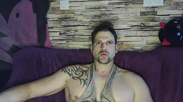 Snapshot of XxBigboybandxX chatting on 03-02-25, 10:16 XxBigboybandxX online show from 03-02-25, 10:16