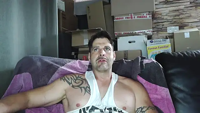 XxBigboybandxX online show from 04-28-26, 03:27