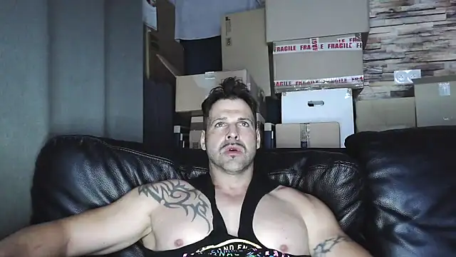 XxBigboybandxX online show from 04-18-26, 07:07
