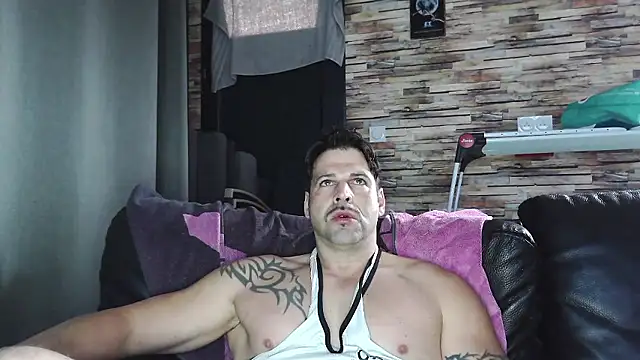 XxBigboybandxX online show from 01-08-26, 09:26