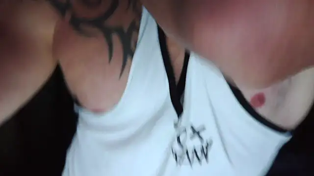 Snapshot of XxBigboybandxX chatting on 10-10-25, 06:20 XxBigboybandxX online show from 10-10-25, 06:20