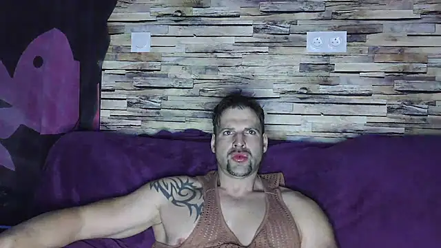 Snapshot of XxBigboybandxX chatting on 03-13-25, 07:17 XxBigboybandxX online show from 03-13-25, 07:17