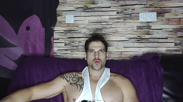 Snapshot of XxBigboybandxX chatting on 01-09-25, 04:17 XxBigboybandxX online show from 01-09-25, 04:17