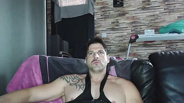 XxBigboybandxX online show from 01-11-26, 03:08