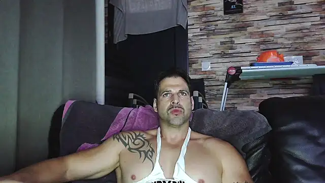 XxBigboybandxX online show from 11-15-25, 04:11