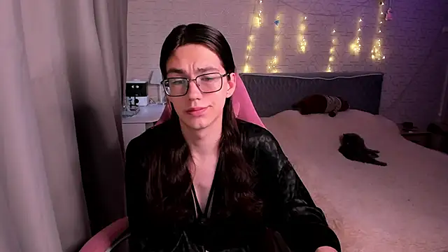 Alfreda Mills online show from 09-10-25, 10:14