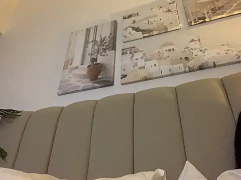 Jacquelinne  online show from 12-28-24, 09:51