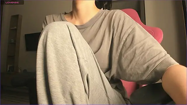 Snapshot of sweetiebunny22 chatting on 02-18-26, 12:01 sweetiebunny22 online show from 02-18-26, 12:01