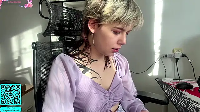 Snapshot of EngelAlman chatting on 02-17-26, 07:05 EngelAlman online show from 02-17-26, 07:05