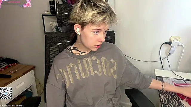 Snapshot of EngelAlman chatting on 02-08-26, 07:06 EngelAlman online show from 02-08-26, 07:06