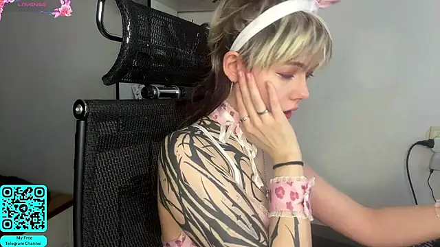 Snapshot of EngelAlman chatting on 02-14-26, 07:41 EngelAlman online show from 02-14-26, 07:41