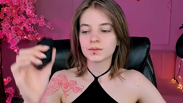 TinaDavil online show from 02-19-25, 05:38