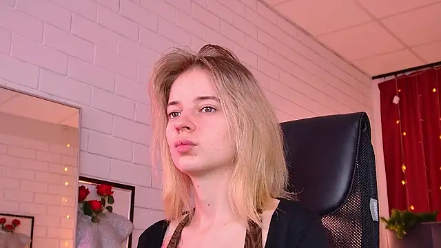 TinaDavil online show from 01-19-26, 01:15