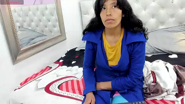 karolinee 66  online show from 05-08-26, 04:38