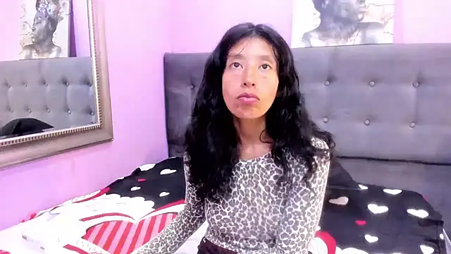 karolinee 66  online show from 05-30-26, 04:52