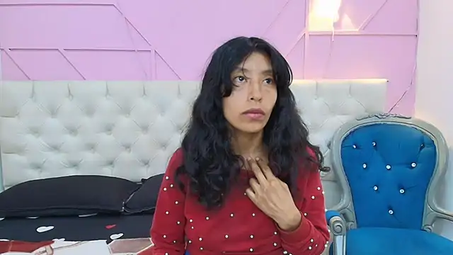 karolinee 66  online show from 05-24-26, 04:12