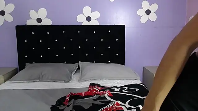 karolinee 66  online show from 02-05-26, 03:57