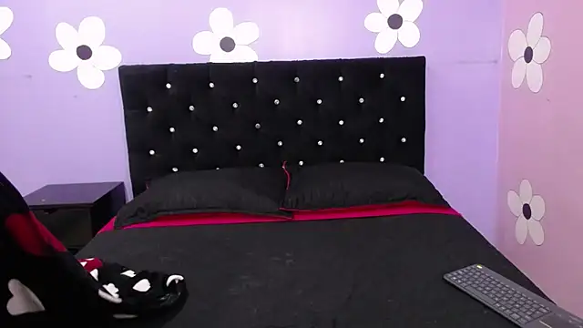 karolinee 66  online show from 02-26-26, 03:50