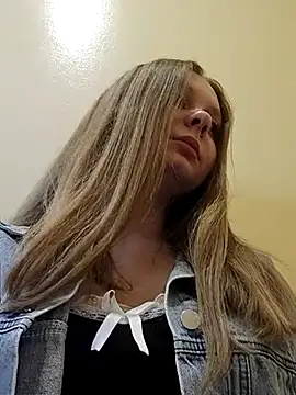 Snapshot of Ekaterina27 chatting on 02-28-25, 07:03 Ekaterina27 online show from 02-28-25, 07:03