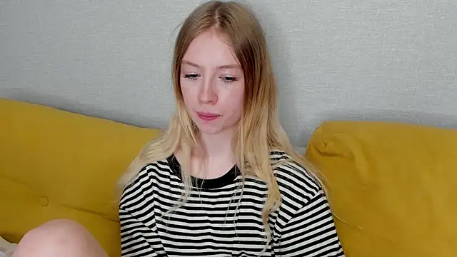 minidivaa  online show from 02-26-25, 07:10