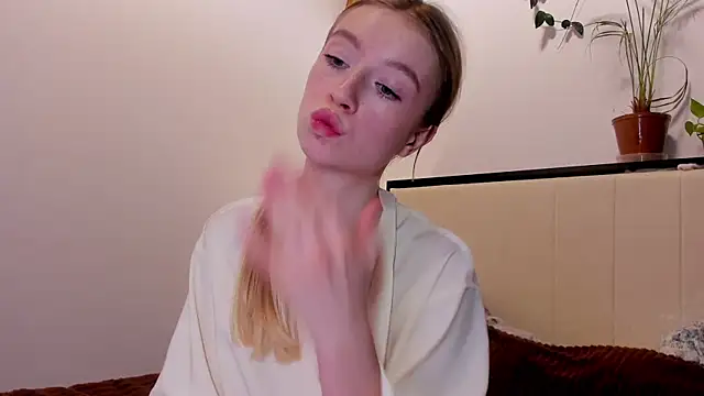 minidivaa  online show from 11-15-25, 09:19