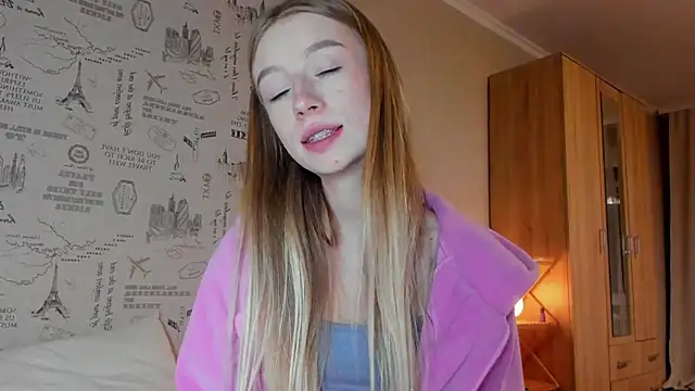 minidivaa  online show from 10-14-25, 10:31