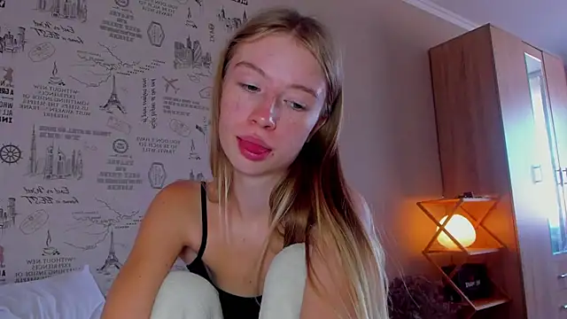 minidivaa  online show from 09-24-25, 07:15