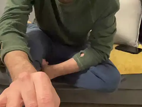 4small4inchlol online show from 12-13-25, 08:04