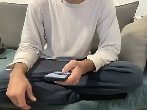 4small4inchlol online show from 03-01-26, 09:42