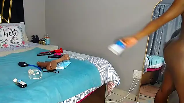 MissBigNipples online show from 12-14-25, 12:17