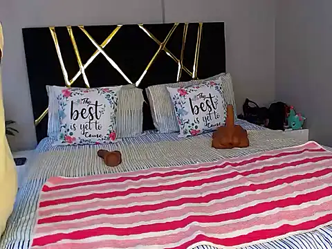 MissBigNipples online show from 10-12-25, 10:05