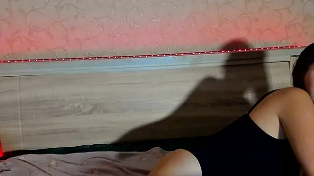 emma77  online show from 11-23-25, 09:03