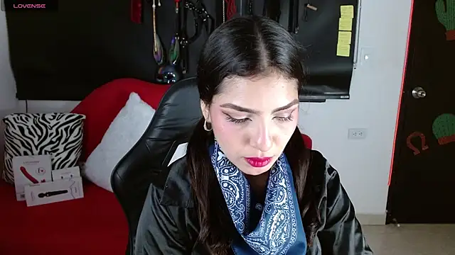 Carolaine69  online show from 05-30-26, 02:23