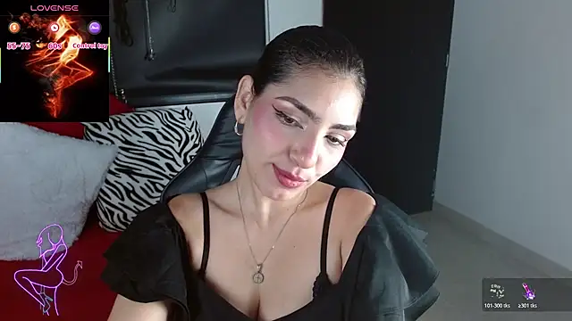 Carolaine69  online show from 06-05-26, 01:28