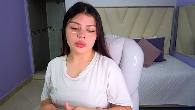 Snapshot of Sexy_paradise18_ chatting on 02-27-25, 04:24 Sexy paradise18 online show from 02-27-25, 04:24