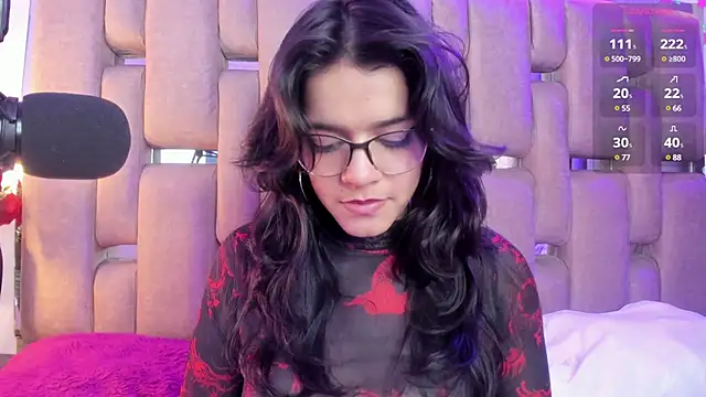 Snapshot of ValerieKay_ chatting on 03-03-25, 06:46 ValerieKay  online show from 03-03-25, 06:46