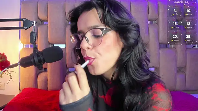 Snapshot of ValerieKay_ chatting on 03-22-25, 04:26 ValerieKay  online show from 03-22-25, 04:26