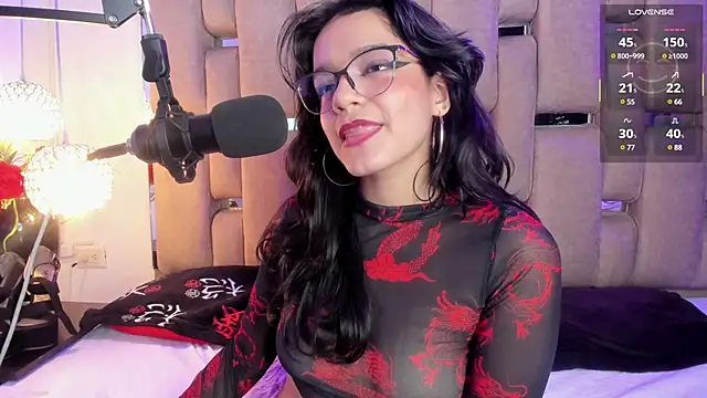 Snapshot of ValerieKay_ chatting on 02-18-25, 07:19 ValerieKay  online show from 02-18-25, 07:19