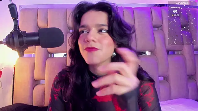 Snapshot of ValerieKay_ chatting on 02-23-25, 03:51 ValerieKay  online show from 02-23-25, 03:51