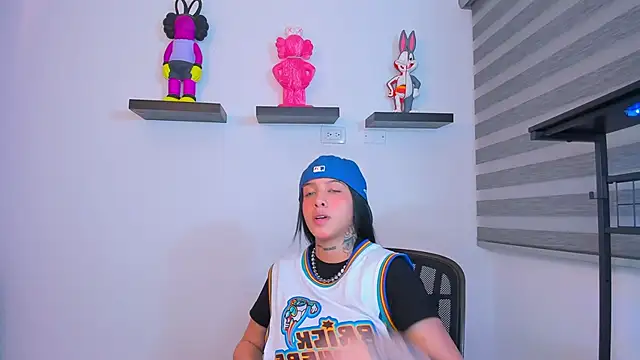 Snapshot of Gangster_Girl chatting on 10-12-25, 03:30 Gangster Girl online show from 10-12-25, 03:30