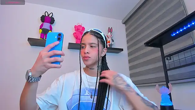 Snapshot of Gangster_Girl chatting on 01-12-26, 07:04 Gangster Girl online show from 01-12-26, 07:04