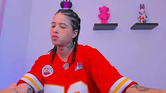 Snapshot of Gangster_Girl chatting on 03-03-25, 10:20 Gangster Girl online show from 03-03-25, 10:20