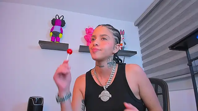 Snapshot of Gangster_Girl chatting on 11-02-25, 05:40 Gangster Girl online show from 11-02-25, 05:40