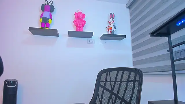 Snapshot of Gangster_Girl chatting on 10-18-25, 03:19 Gangster Girl online show from 10-18-25, 03:19