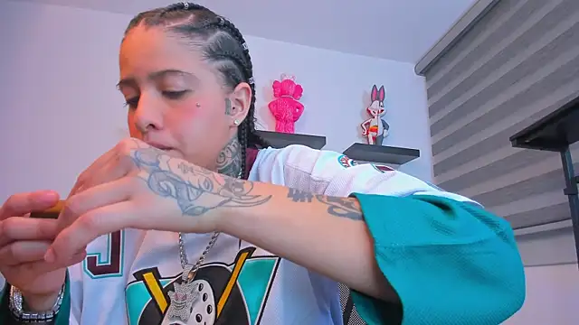 Snapshot of Gangster_Girl chatting on 11-10-25, 05:56 Gangster Girl online show from 11-10-25, 05:56