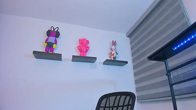 Snapshot of Gangster_Girl chatting on 11-22-25, 12:32 Gangster Girl online show from 11-22-25, 12:32