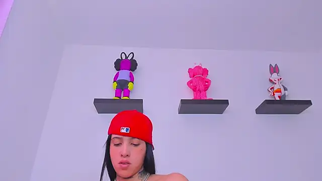 Snapshot of Gangster_Girl chatting on 03-05-25, 05:50 Gangster Girl online show from 03-05-25, 05:50