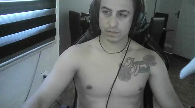 Snapshot of Ghostman89 chatting on 12-20-24, 04:36 Ghostman89 online show from 12-20-24, 04:36